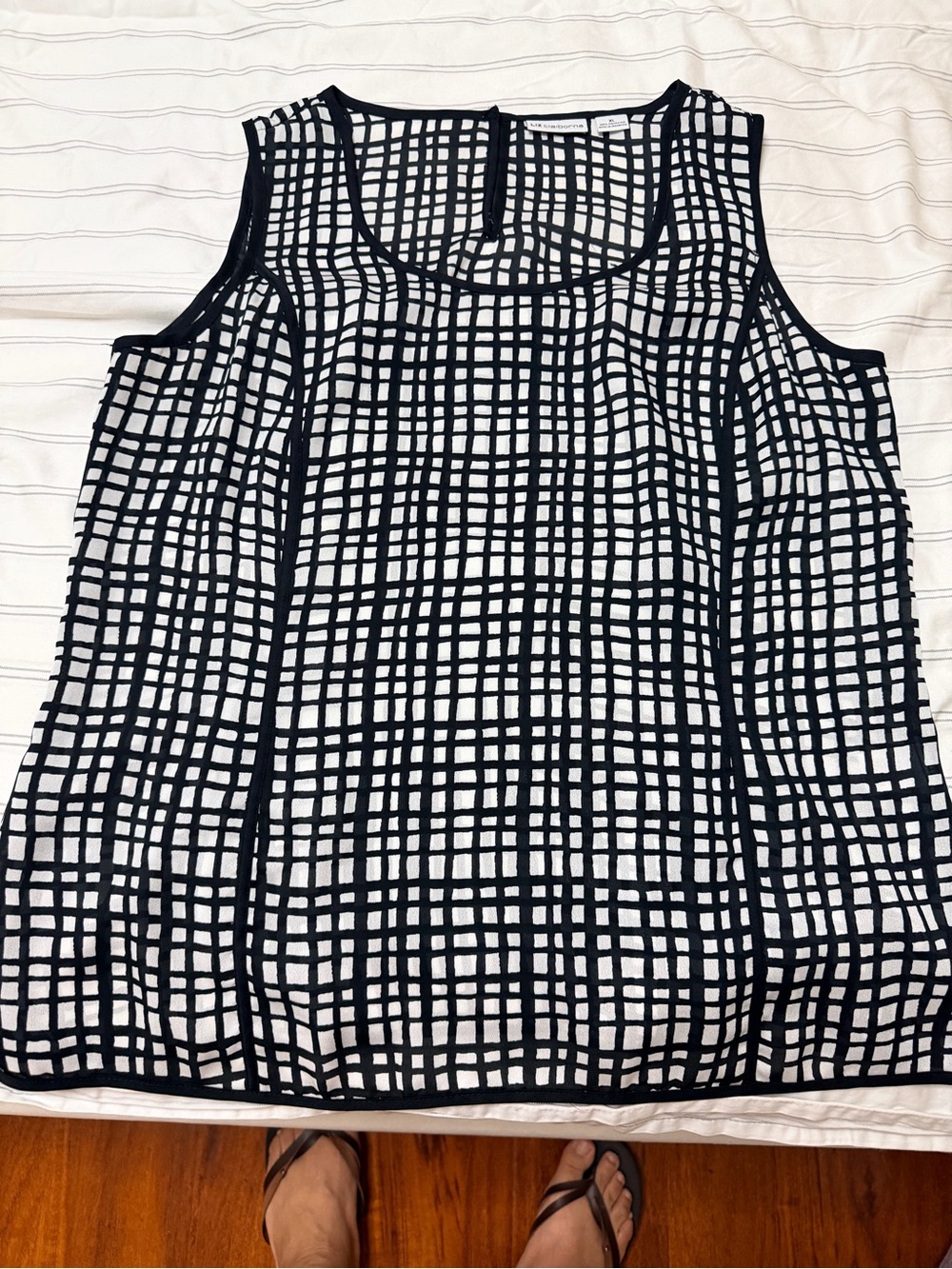 Liz Claiborne Black and White Grid Sleeveless Tank